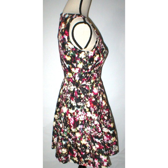 New Womens NWT $158 French Connection Fit Flare Dress Flowers Black Pink White 2 - Picture 7 of 10